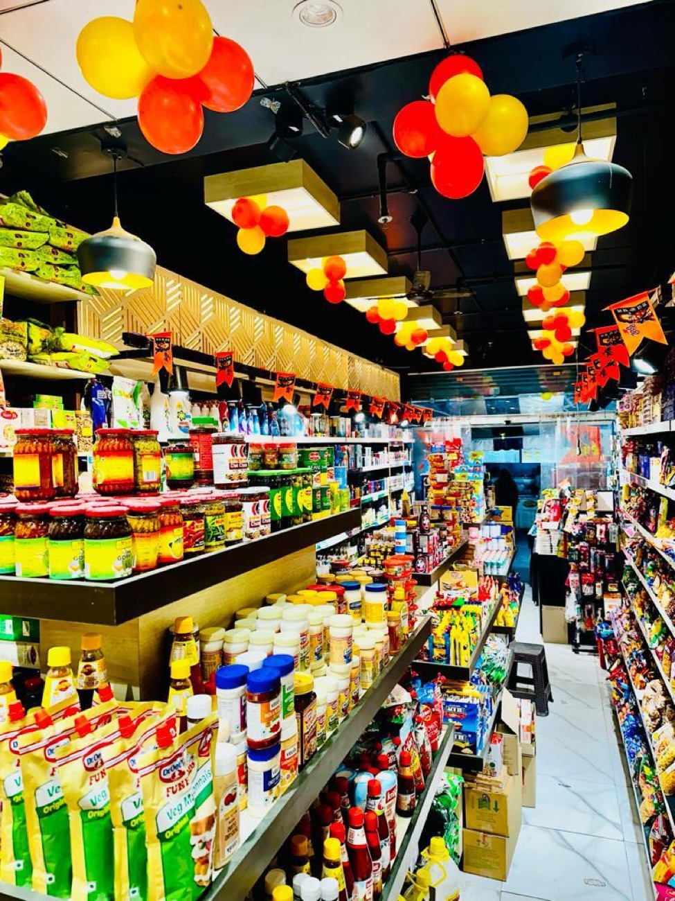 Inside Noida Daily Mart — Gaur City 2